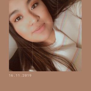 Meet your Posher, Julia